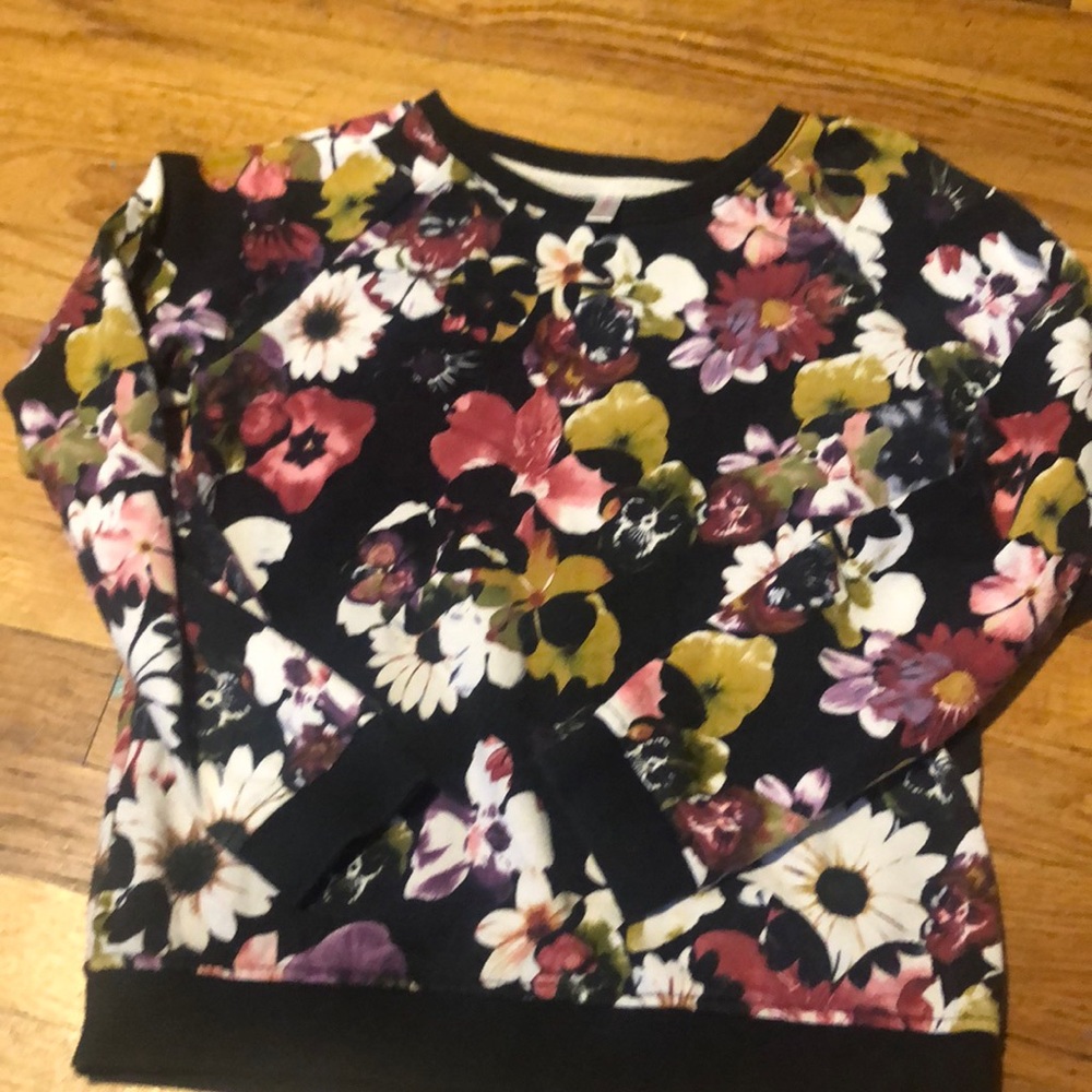 Sweatshirt